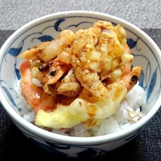 ソフトシェルシュリンプと玉葱の天丼のタレかき揚げ丼